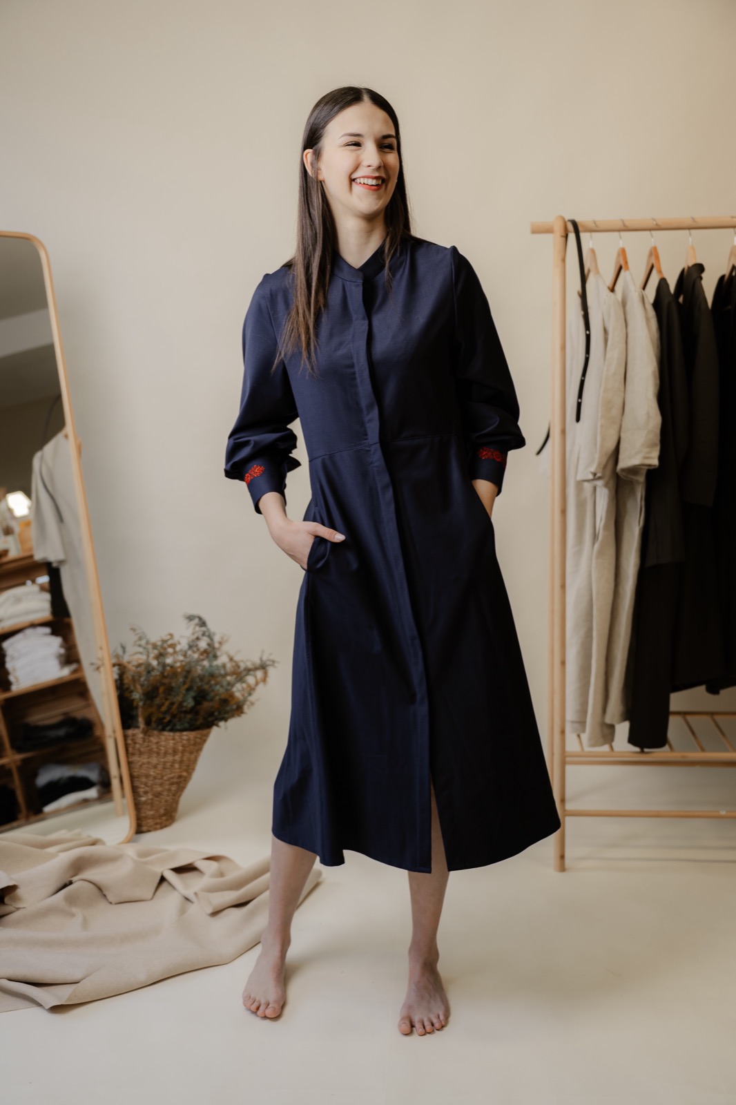 šaty s výšivkou krojinak